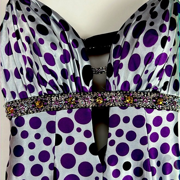 COPY - Beautiful gown but  no tag. Size 8 no flaws - Picture 4 of 11